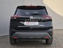 Nissan X-Trail 1.5 e-Power Tekna Automaat / Fabrieksgarantie tot 05-2028 / Dealer onderhouden / All Season banden / Stuur-, Stoel en Achterbank verwarming / Head Up Display / Elektrische achterklep / Rondomzicht camera / Adaptief CC /