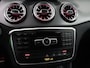 Mercedes-Benz GLA 200 AMG Line | Panoramadak | Stoelverwarming | Leder/Alcantara | Bi-Xenon | Sportstoelen | Bluetooth | Airco | 19'' | Getint glas