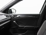 Volkswagen T-Roc 1.5 TSi 150 Pk Automaat R line | Trekhaak | Stoelverwarming | Panorama dak | Camera | Adaptive Cruise | Climatronic | Carplay | 19 Inch | 58.509 Km !!