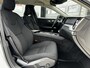 Volvo V60 2.0 B3 163PK Momentum R-Design | Camera | Trekhaak | Stoel & Stuur verw. | €22.900,- incl. BTW