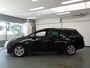 Opel Astra Sports Tourer 1.2 Edition 110pk, Navigatie, Achteruitrijcamera, Cruise controle, Airco, Elek ramen, Xenon verlichting, Pdc V/A, Lm velgen 16'', Nederlandse auto!! Bovag afleverpakket 695,-