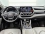 Toyota Highlander 2.5 AWD Hybrid Premium | Dealer Onderhouden | Panorama schuif/kantel dak | JBL | Head-Up Display | 360 camera+ binnenspiegel | Stoelventilatie | Stoel+stuurverwarming+ Achterbank | Elektrische Achterklep | Navigati