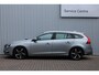 Volvo V60 T3 R-Design | Standkachel | Afneembare trekhaak | Stoelverwarming voorzijde | Parkeersensoren achter | Bluetooth telefoonverbinding | Cruise Control