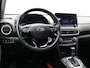 Hyundai Kona 1.6 GDI HEV Premium / Trekhaak / Lederen bekleding / HUD Display / Navigatie / Adaptieve Cruise Control / Elektrisch stoel voor / Stoel verwarming & koeling voor / NL Auto / Dealeronderhouden/