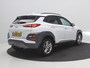 Hyundai Kona 1.6 GDI HEV Premium / Trekhaak / Lederen bekleding / HUD Display / Navigatie / Adaptieve Cruise Control / Elektrisch stoel voor / Stoel verwarming & koeling voor / NL Auto / Dealeronderhouden/
