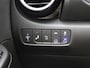 Hyundai Kona 1.6 GDI HEV Premium / Trekhaak / Lederen bekleding / HUD Display / Navigatie / Adaptieve Cruise Control / Elektrisch stoel voor / Stoel verwarming & koeling voor / NL Auto / Dealeronderhouden/