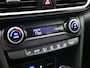 Hyundai Kona 1.6 GDI HEV Premium / Trekhaak / Lederen bekleding / HUD Display / Navigatie / Adaptieve Cruise Control / Elektrisch stoel voor / Stoel verwarming & koeling voor / NL Auto / Dealeronderhouden/