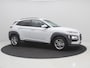 Hyundai Kona 1.6 GDI HEV Premium / Trekhaak / Lederen bekleding / HUD Display / Navigatie / Adaptieve Cruise Control / Elektrisch stoel voor / Stoel verwarming & koeling voor / NL Auto / Dealeronderhouden/