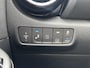 Hyundai Kona 1.6 GDI HEV Premium / Trekhaak / 1300 kg Trekgewicht / Stoel & Stuurverwarming / Navigatiesysteem / Apple Carplay & Android Auto / Achteruitrijcamera / Voor & achter sensoren /