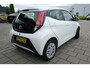 Toyota Aygo 1.0 VVT-i x-play MT | Achteruitrijcamera | Toerenteller | Smartp