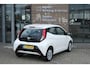 Toyota Aygo 1.0 VVT-i x-play MT | Achteruitrijcamera | Toerenteller | Smartp