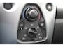 Toyota Aygo 1.0 VVT-i x-play MT | Achteruitrijcamera | Toerenteller | Smartp