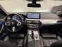 BMW 5-Serie Touring 530e xDrive High Exe PANO/TREKHAAK/H&K/HEAD-UP/ADAPTIVE-ONDERSTEL/18"/360CAMERA/LEER-COMFORT/MASSAGE+MEMORY/ACC/SFEER/LED/LUCHTVERING/PHYTONICBLAU/BMW DEALER HISTORIE