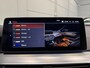 BMW 5-Serie Touring 530e xDrive High Exe PANO/TREKHAAK/H&K/HEAD-UP/ADAPTIVE-ONDERSTEL/18"/360CAMERA/LEER-COMFORT/MASSAGE+MEMORY/ACC/SFEER/LED/LUCHTVERING/PHYTONICBLAU/BMW DEALER HISTORIE