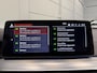 BMW 5-Serie Touring 530e xDrive High Exe PANO/TREKHAAK/H&K/HEAD-UP/ADAPTIVE-ONDERSTEL/18"/360CAMERA/LEER-COMFORT/MASSAGE+MEMORY/ACC/SFEER/LED/LUCHTVERING/PHYTONICBLAU/BMW DEALER HISTORIE