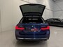 BMW 5-Serie Touring 530e xDrive High Exe PANO/TREKHAAK/H&K/HEAD-UP/ADAPTIVE-ONDERSTEL/18"/360CAMERA/LEER-COMFORT/MASSAGE+MEMORY/ACC/SFEER/LED/LUCHTVERING/PHYTONICBLAU/BMW DEALER HISTORIE