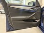 BMW 5-Serie Touring 530e xDrive High Exe PANO/TREKHAAK/H&K/HEAD-UP/ADAPTIVE-ONDERSTEL/18"/360CAMERA/LEER-COMFORT/MASSAGE+MEMORY/ACC/SFEER/LED/LUCHTVERING/PHYTONICBLAU/BMW DEALER HISTORIE