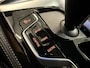 BMW 5-Serie Touring 530e xDrive High Exe PANO/TREKHAAK/H&K/HEAD-UP/ADAPTIVE-ONDERSTEL/18"/360CAMERA/LEER-COMFORT/MASSAGE+MEMORY/ACC/SFEER/LED/LUCHTVERING/PHYTONICBLAU/BMW DEALER HISTORIE