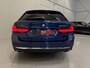 BMW 5-Serie Touring 530e xDrive High Exe PANO/TREKHAAK/H&K/HEAD-UP/ADAPTIVE-ONDERSTEL/18"/360CAMERA/LEER-COMFORT/MASSAGE+MEMORY/ACC/SFEER/LED/LUCHTVERING/PHYTONICBLAU/BMW DEALER HISTORIE