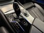 BMW 5-Serie Touring 530e xDrive High Exe PANO/TREKHAAK/H&K/HEAD-UP/ADAPTIVE-ONDERSTEL/18"/360CAMERA/LEER-COMFORT/MASSAGE+MEMORY/ACC/SFEER/LED/LUCHTVERING/PHYTONICBLAU/BMW DEALER HISTORIE