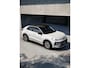 Volkswagen T-Roc Limited Edition | 'App-Connect' draadloze smartphone integratie | Automatische afstandsregeling (Adaptive Cruise Control) | Buitenspiegels elektrisch instel-, verwarm- en inklapbaar
