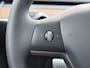 Tesla Model 3 Performance AWD 513PK Facelift Warmtepomp Lmv 20" Panoramadak Adap.Cruise Elek.Verwarmde Stoelen+Memory Inductieladen Navi Camera's Ecc Leder SOH 85.6% Led Pdc Privacy Glas Elek.Achterklep Keyless 4WD Fabrieksgarantie op Accu en Motor tot 18-02-2029/192.000KM