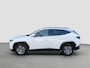 Hyundai Tucson 1.6 T-GDI 150pk MHEV Comfort Smart | Camera | Carplay | 19-inch Velgen | Navigatie | Stoel/Stuurverwarming | Elek. bed. achterklep | DAB | Draadloos telefoonlader | Premium Audio |