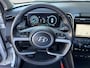 Hyundai Tucson 1.6 T-GDI 150pk MHEV Comfort Smart | Camera | Carplay | 19-inch Velgen | Navigatie | Stoel/Stuurverwarming | Elek. bed. achterklep | DAB | Draadloos telefoonlader | Premium Audio |