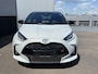 Toyota Yaris 1.5 Hybrid GR Sport Bi-tone, Stoelverwarming, Stuurwiel verwarmd, Dodehoekdetectie, LED, Parkeersensoren,