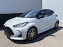Toyota Yaris 1.5 Hybrid GR Sport Bi-tone, Stoelverwarming, Stuurwiel verwarmd, Dodehoekdetectie, LED, Parkeersensoren,
