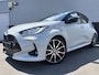 Toyota Yaris 1.5 Hybrid GR Sport Bi-tone, Stoelverwarming, Stuurwiel verwarmd, Dodehoekdetectie, LED, Parkeersensoren,