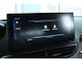 Peugeot 3008 1.2 Hybrid 136 GT | Adapt. Cruise | Stoelverwarming | Blackpack | Camera | Keyless | Carplay | Navi | Elektr. klep | Trekhaak | Climate | LED | i-Cockpit