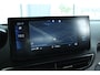 Peugeot 3008 1.2 Hybrid 136 GT | Adapt. Cruise | Stoelverwarming | Blackpack | Camera | Keyless | Carplay | Navi | Elektr. klep | Trekhaak | Climate | LED | i-Cockpit