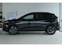 Peugeot 3008 1.2 Hybrid 136 GT | Adapt. Cruise | Stoelverwarming | Blackpack | Camera | Keyless | Carplay | Navi | Elektr. klep | Trekhaak | Climate | LED | i-Cockpit