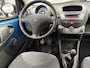 Peugeot 107 1.0-12V XS Nette auto! | AUX aansluiting | Isofix-bevestigingspunten voor kinderzitjes
