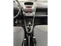 Peugeot 107 1.0-12V XS Nette auto! | AUX aansluiting | Isofix-bevestigingspunten voor kinderzitjes