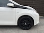 Toyota Aygo 1.0 VVT-i x-play / AC / CAMERA / GR.SCHERM / NAP