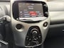 Toyota Aygo 1.0 VVT-i x-play / AC / CAMERA / GR.SCHERM / NAP