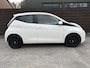 Toyota Aygo 1.0 VVT-i x-play / AC / CAMERA / GR.SCHERM / NAP
