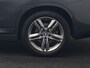 BMW X1 xDrive25e M Sport PHEV 221pk Dealer O.H. | Trekhaak Afn. | Panodak | Head Up | Adaptive Cruise | Camera | Lederen Sportstoelen Memory & Verwarmd | Keyless | Sfeerverlichting | Navigatie | DAB | Plug In Hybrid |