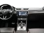 Skoda Superb Combi 1.4 TSI iV Laurin & Klement PHEV 218pk Dealer O.H. | Trekhaak Af Fabriek | Panodak | Adaptive Cruise | Camera | Lederen Comfortstoelen Memory & Ventilatie | Sfeerverlichting | Stoelen & Stuur Verwarmd | Keyless | Blis | Crystal LED | Plug In Hybrid |