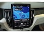 Volvo XC60 T8 Plug-in hybrid AWD Ultra Dark | Luchtvering | Nappa Lederen Bekleding | Stoel Massage | Stoelventilatie | Semi-Electrische Wegklapbare Trekhaak | 360° Parkeercamera | Parkeersensoren voor + achter | Parkeerverwarming |