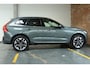 Volvo XC60 T8 Plug-in hybrid AWD Ultra Dark | Luchtvering | Nappa Lederen Bekleding | Stoel Massage | Stoelventilatie | Semi-Electrische Wegklapbare Trekhaak | 360° Parkeercamera | Parkeersensoren voor + achter | Parkeerverwarming |