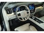 Volvo XC60 T8 Plug-in hybrid AWD Ultra Dark | Luchtvering | Nappa Lederen Bekleding | Stoel Massage | Stoelventilatie | Semi-Electrische Wegklapbare Trekhaak | 360° Parkeercamera | Parkeersensoren voor + achter | Parkeerverwarming |
