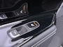 Kia Niro EV e-Niro ExecutiveLine 64kWh SOH 100% Warmtepomp Panoramadak Adap.Cruise Stoelkoeling+Verwarming JBL®-Audio Leder Elek.Stoelen+Memory Camera Apple Carplay Android Auto Navi Stuur+Achterbankverwarming Blind Spot VESS Lane Assist Lmv Privacy Glas Led Pdc DAB Dealeronderhouden