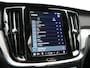 Volvo V60 T6 AWD Plus Dark LONG RANGE PHEV 350pk Dealer O.H. | Trekhaak Af Fabriek | Camera | Sportstoelen Memory & Verwarmd | Stuur Verwarmd | Apple Carplay | Keyless | DAB | Cruise Control | Plug In Hybrid |