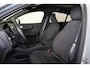 Volvo EC40 Extended Range Core 82 kWh - Panoramadak - IntelliSafe Assist & Surround - 360º Camera - Verwarmde voorstoelen, stuur & achterbank - Parkeersensoren voor & achter - Draadloze tel. lader - Warmtepomp - Extra getint glas - Inklapbare trekhaak - 19' LMV