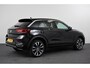 Volkswagen T-Roc 1.5 TSI 150pk DSG R-Line United Navigatie Climate Control Digitale Cockpit Full Led DAB Trekhaak Lichtmetalen Velgen 19"