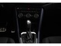 Volkswagen T-Roc 1.5 TSI 150pk DSG R-Line United Navigatie Climate Control Digitale Cockpit Full Led DAB Trekhaak Lichtmetalen Velgen 19"