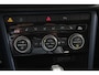 Volkswagen T-Roc 1.5 TSI 150pk DSG R-Line United Navigatie Climate Control Digitale Cockpit Full Led DAB Trekhaak Lichtmetalen Velgen 19"